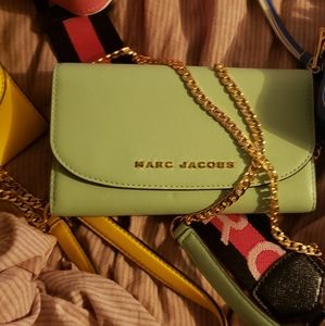 MARC JACOBS chain wallet in 100% leather mint green/ pistachio  colored